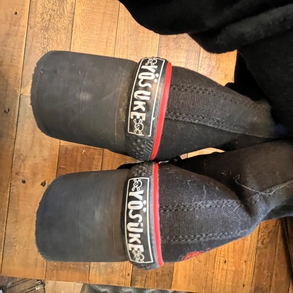 Black and Red Platform High Tops - Picture 10 of 15